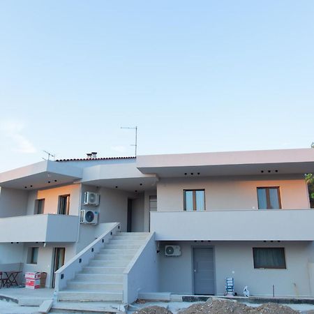 ניקיטי Νεακιτοσ Luxury Apartments מראה חיצוני תמונה